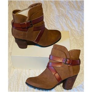 New Women’s madden NYC strappy ankle boots Size 10 color Cognac